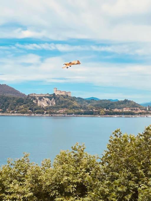 Babalu Con Vista Lago Arona Bagian luar foto