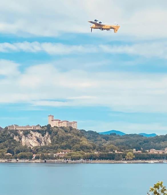 Babalu Con Vista Lago Arona Bagian luar foto